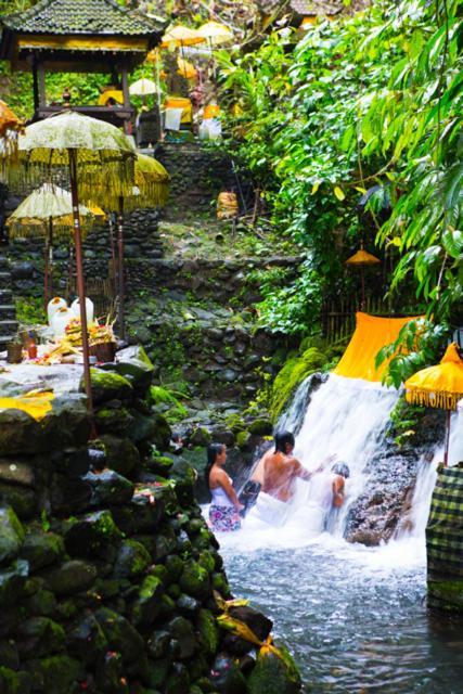 טגלאלאנג Suarapura Resort & Spa מראה חיצוני תמונה